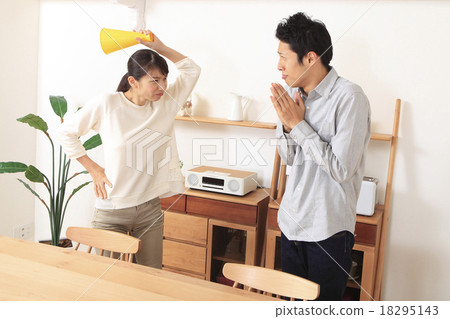 A young couple 18295143