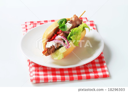 Pork kebab sandwich 18296303