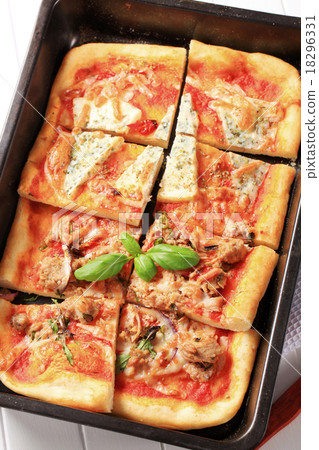 Rectangular pizza 18296331
