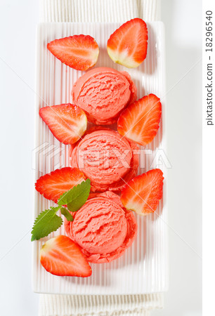 Strawberry sherbet Strawberry sherbet 18296540
