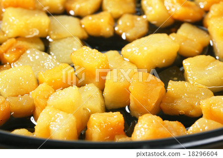Pork greaves 18296604
