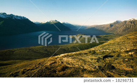 Marvelous Lake Wakatipu Mountain Range Concept Marvelous Lake Wakatipu Mountain Range Concept 18298731
