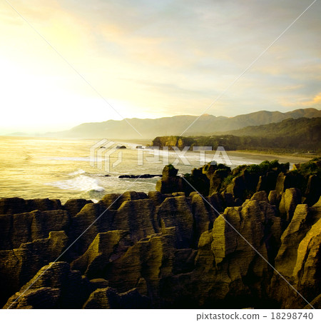 Pancake Rocks in New Zealand Mountain Concept Pancake Rocks in New Zealand Mountain Concept 18298740