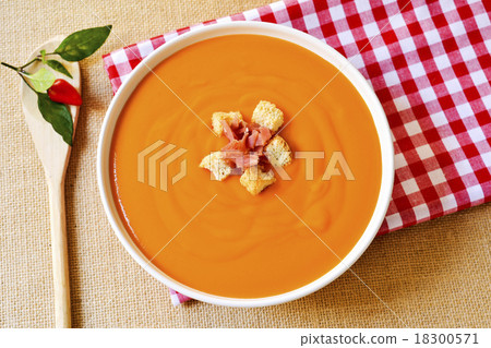 spanish salmorejo cordobes or porra antequerana 18300571