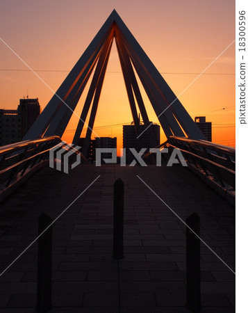 Sky Bridge in the evening Sky Bridge in the evening 18300596