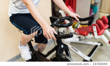 sports gym  18300849