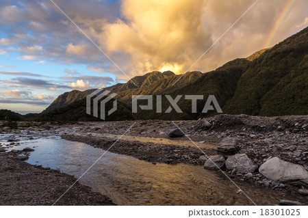 Sunset at franz josef glacier 18301025