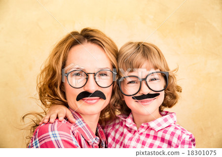 Mother and child 18301075