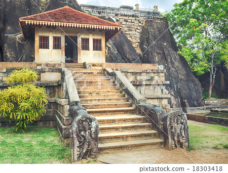Isurumuniya Viharaya. Panorama 18303418