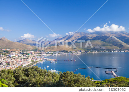Bay of Gaeta commune, Italy. Summer morning 18305062