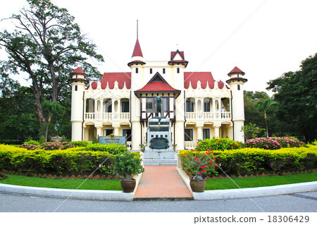 Chali Mongkol Asana at Sanam Chandra Palace Chali Mongkol Asana at Sanam Chandra Palace 18306429