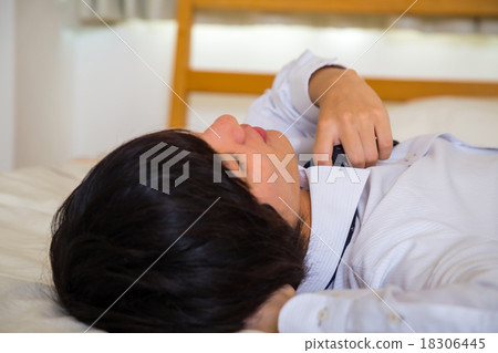 I'm exhausted I'm sick and tired I'm sick and I do not want to change jobs Male tired of black company dissatisfaction I'm exhausted I'm sick and tired I'm sick and I do not want to change jobs Male tired of black company dissatisfaction 18306445