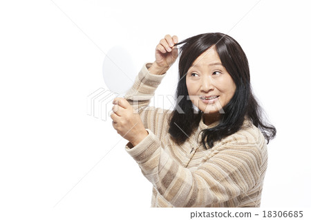 Senior beauty 18306685