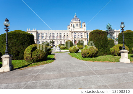 Museum Natural History at Maria Theresien Platz 18308210