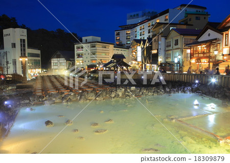 Kusatsu hot spring Yuba night night view Kusatsu hot spring Yuba night night view 18309879