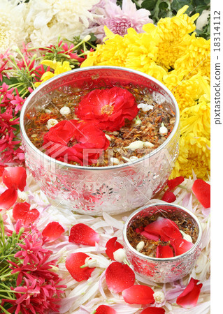 Soap Pod water (Acacia concinna) Silver bowl 18314112