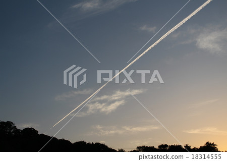 Contrail Contrail 18314555