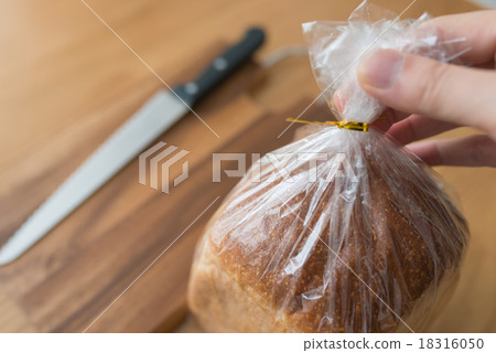 Plain bread  18316050
