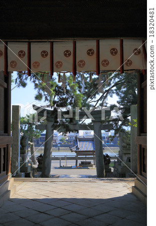 Kagonji-shi Kagawa prefecture "Kotoko Hachimangu Shrine", Kamikaze gate to Climb direction, see the Shiga River 18320481