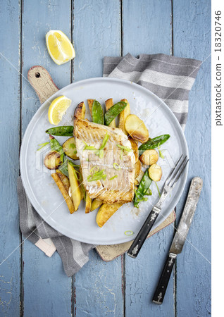 Coadfish Filet with Vegetable 18320746