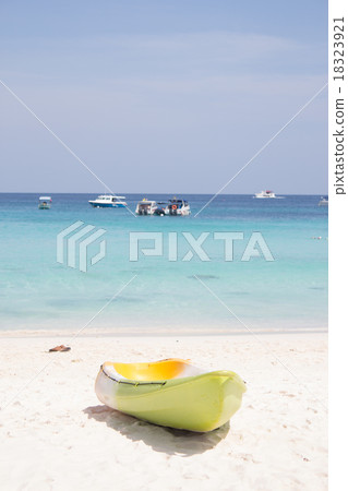kayak on the beach, Vacation time 18323921