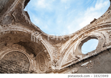 Ruined church without roof, Ischia, Italy Ruined church without roof, Ischia, Italy 18323949