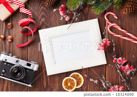 Blank photo with christmas gift, pine tree Blank photo with christmas gift, pine tree 18324890