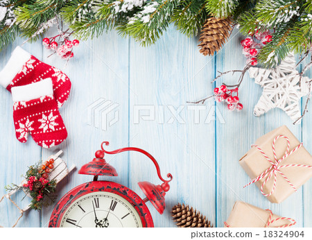 Christmas background with tree, alarm clock 18324904