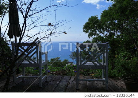 Special seat overlooking the sea Special seat overlooking the sea 18326144