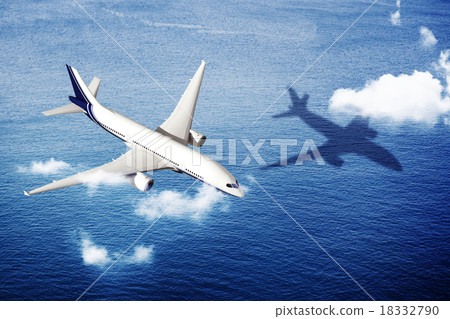 Airplane Skyline Horizon Flight Cloud Concept Airplane Skyline Horizon Flight Cloud Concept 18332790