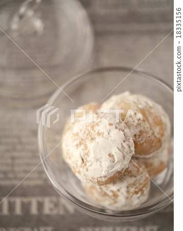 Snowball glass apple version (high angle) 18335156