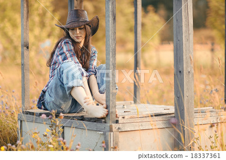 girl style Wild West 18337361