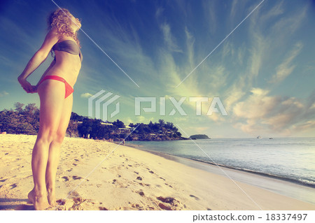 girl on the beach australia blonde tan girl on the beach australia blonde tan 18337497