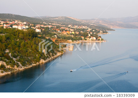Maslenica Strait of the Adriatic Sea, Croatia Maslenica Strait of the Adriatic Sea, Croatia 18339309