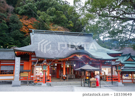 Kumano Nachi Taisha Shrine Maiden World heritage 18339649