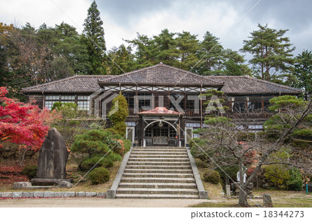 Old Fukiya Elementary School of autumn leaves Old Fukiya Elementary School of autumn leaves 18344273