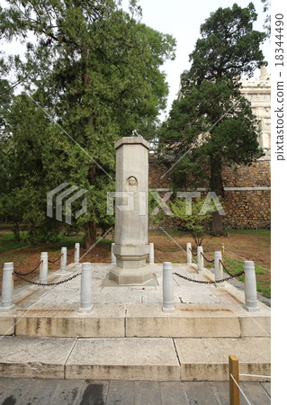 Beijing Qianlun Temple (Koyama Park) 18344490