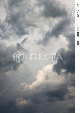 thunderstorm cloud thunderstorm cloud 18347246