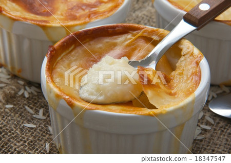 Rice pudding 18347547