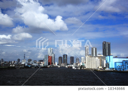 東京銀行的Toyohiko碼頭 18348666