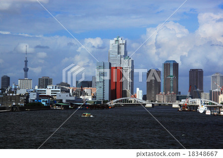 東京灣沿海的高層建築 東京灣沿海的高層建築 18348667