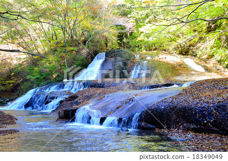 Bear slide - 2015 early fall Bear slide - 2015 early fall 18349049