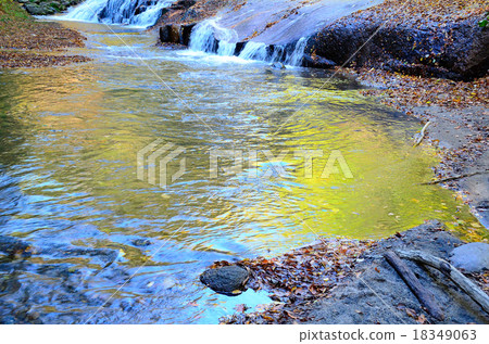 Bear slide - 2015 early fall Bear slide - 2015 early fall 18349063