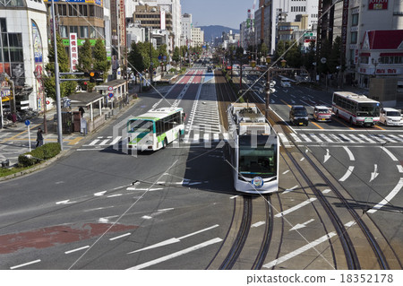 Toyohashi Station Maeda and T1000 type tram 18352178