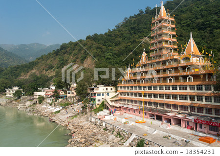 印度Rishkesh Shree拖網漁船Yamba Kushuar寺廟 印度Rishkesh Shree拖網漁船Yamba Kushuar寺廟 18354231