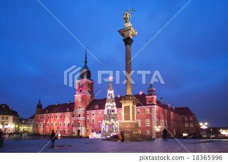 Royal Castle and Sigismund Column in Warsaw Royal Castle and Sigismund Column in Warsaw 18365996