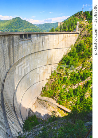 Vidraru dam, Fagaras mountains, Romania Vidraru dam, Fagaras mountains, Romania 18368586