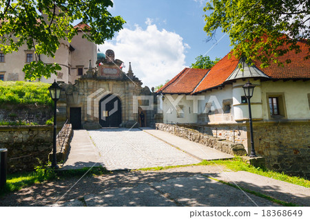 View of Nowy Wisnicz castle, Poland View of Nowy Wisnicz castle, Poland 18368649
