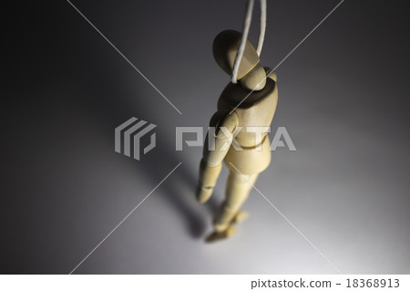 掛著脖子的娃娃 18368913