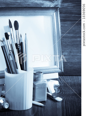 picture frame and paints on wood 18369056